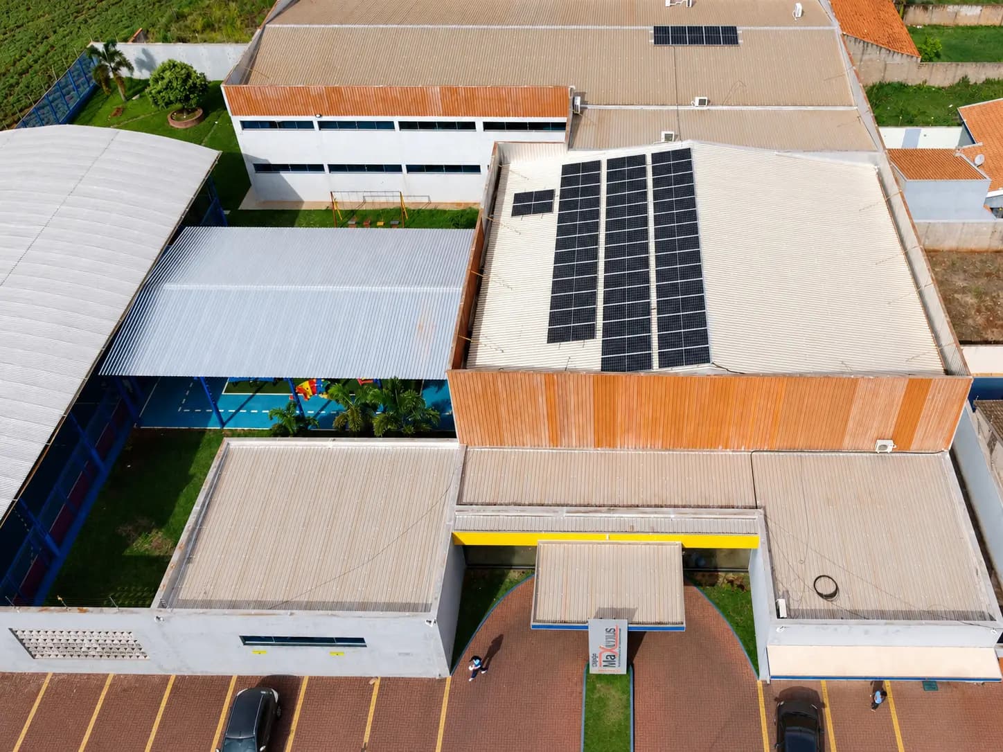 Sistema Fotovoltaico Comercial